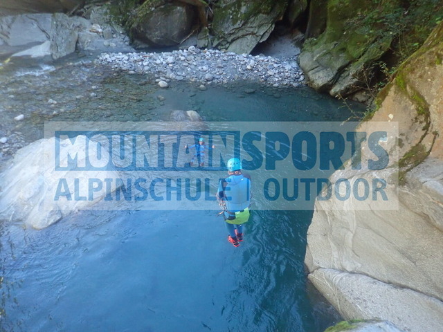 PC020046 | Bestelle die Bilder deines Berg- oder Wasser-Abenteuers mit Mountain Sports bequem von zu Hause aus direkt über unseren Online Fotoshop von pictrs.com. - Realisiert mit Pictrs.com
