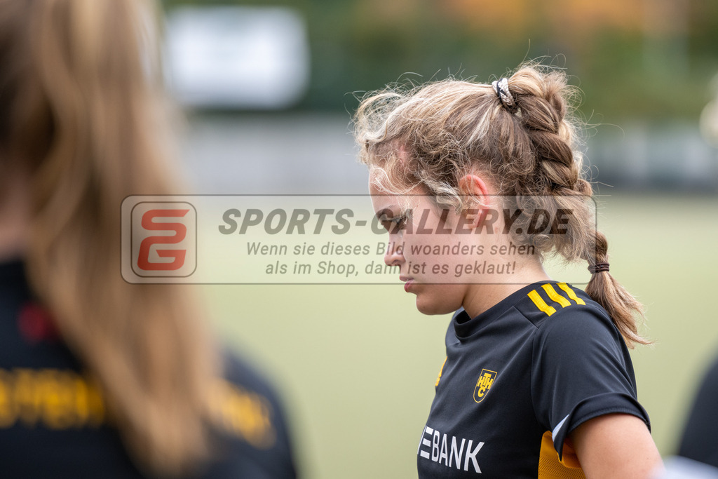 SFE_20231022_0062 | Deutsche Meisterschaft Weibliche U16 Finale Berliner HC - Harvestehuder THC am 22.10.2023 in Köln (Düsseldorfer Hockeyclub 1905 e.V.), Photo: Stephan Fehrmann 2023 (Sports-Gallery)