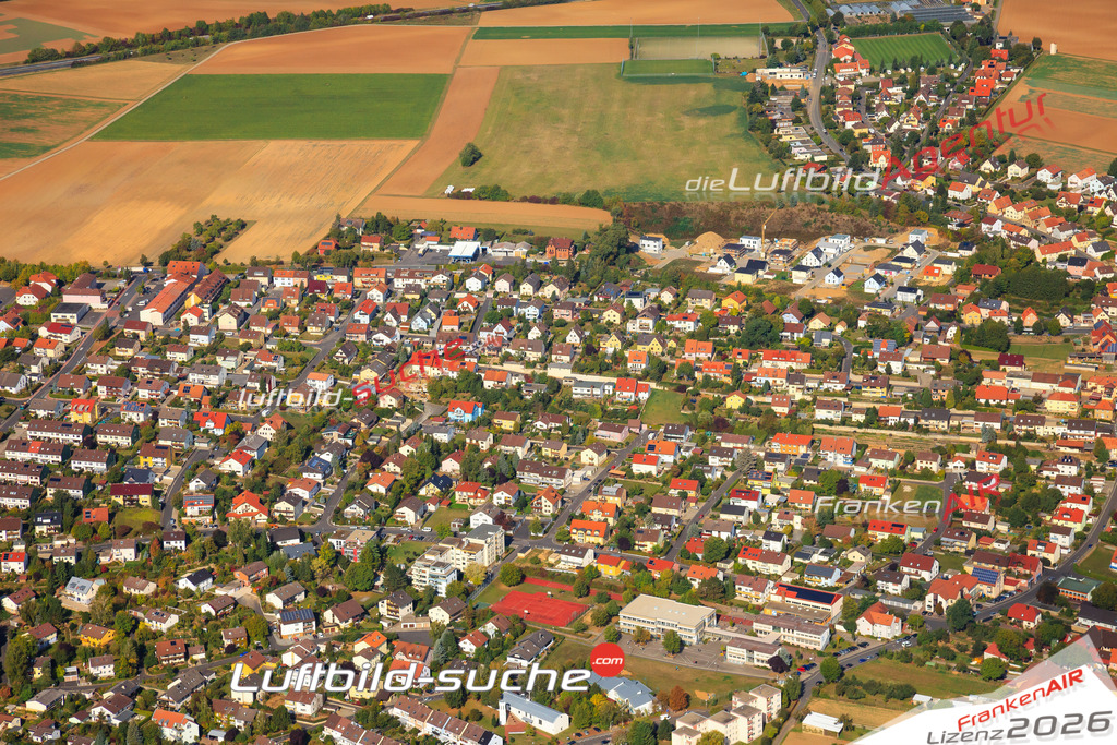 Die Luftaufnahme der Stadt Estenfeld wurde vom UL-Flugzeug heraus erstellt ( keine Drohne )- hohe Auflösung für beste Qualität