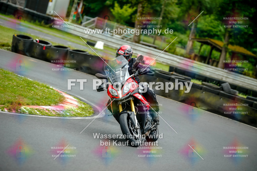 VBK-3871 | Hier findet Ihr Bilder von Touristenfahrten auf der Nürburgring Nordschleife oder von anderen Veranstaltungen die ich besucht habe. Viel Spass beim Durch Schauen 