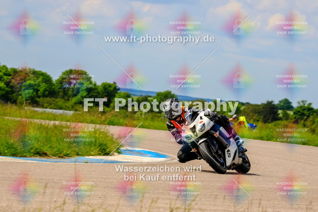 MotoTeam-0744 | Hier findet Ihr Bilder von Touristenfahrten auf der Nürburgring Nordschleife oder von anderen Veranstaltungen die ich besucht habe. Viel Spass beim Durch Schauen 