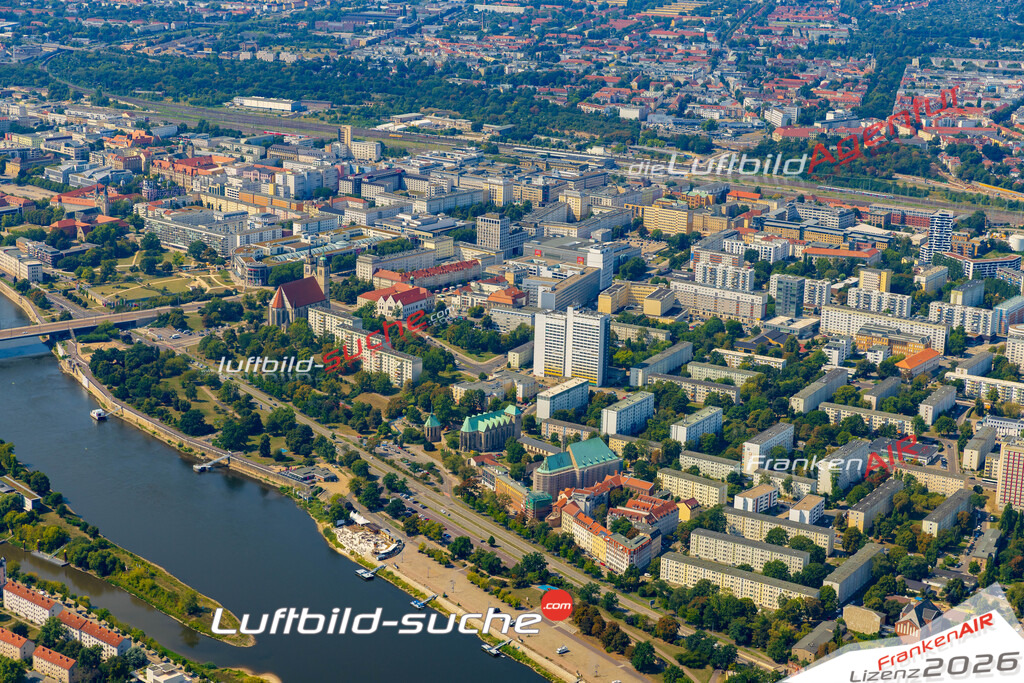 Schrägluftbild  Altstadt  Magdeburg - Das Luftbild wurde 2025 vom UL-Flugzeug heraus erstellt (ohne Drohne- keine Drohnenaufnahme ) - Hochauflösende Luftaufnahme -Nicht vergleichbar mit Google Maps oder Satelittenbilder- Die Geschenkidee !Mit Lizenz und Bildrechte bestellbar