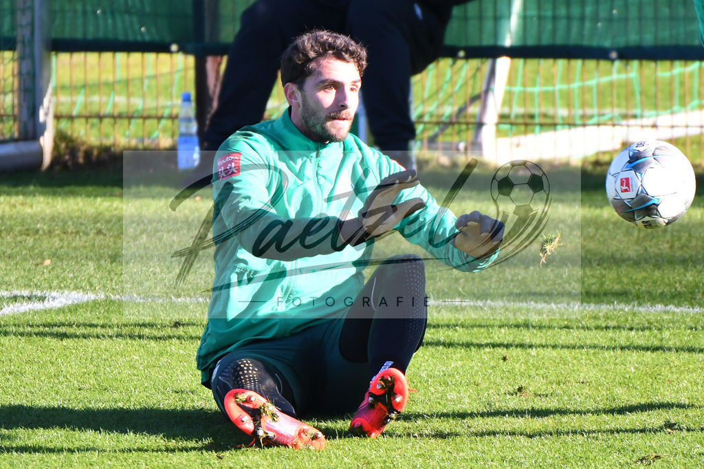 20200205_TRASVW_0078 | Fußball, Herren: Stefanos Kapino (SV Werder Bremen) in Aktion, am Ball, Einzelaktion waehrend der Trainingseinheit des SV Werder Bremen im Wohninvest Weserstadion am 05.02.2020 in Bremen, Deutschland. - Realisiert mit Pictrs.com
