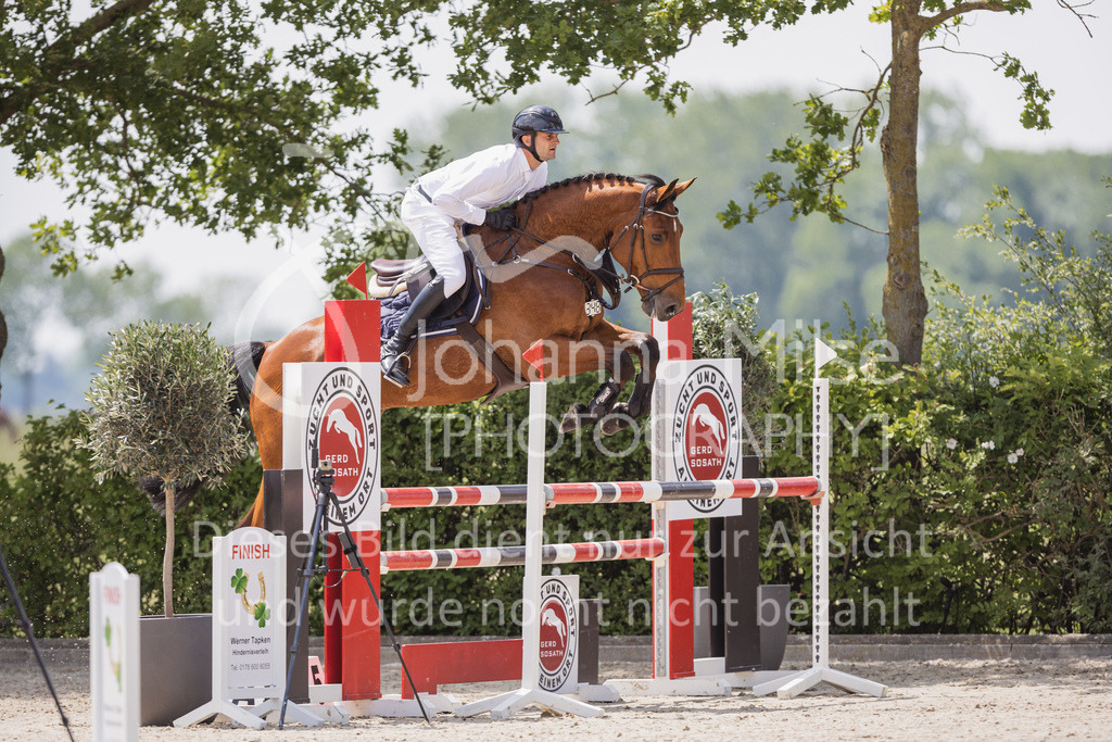 230616_Lemwerder_Springpf-L2-629 | Deine schönsten Turniermomente als professionelle Fotos! Entdecke hochwertige Pferdesport-Fotografie im Online-Shop. Jetzt Fotos finden & bestellen!