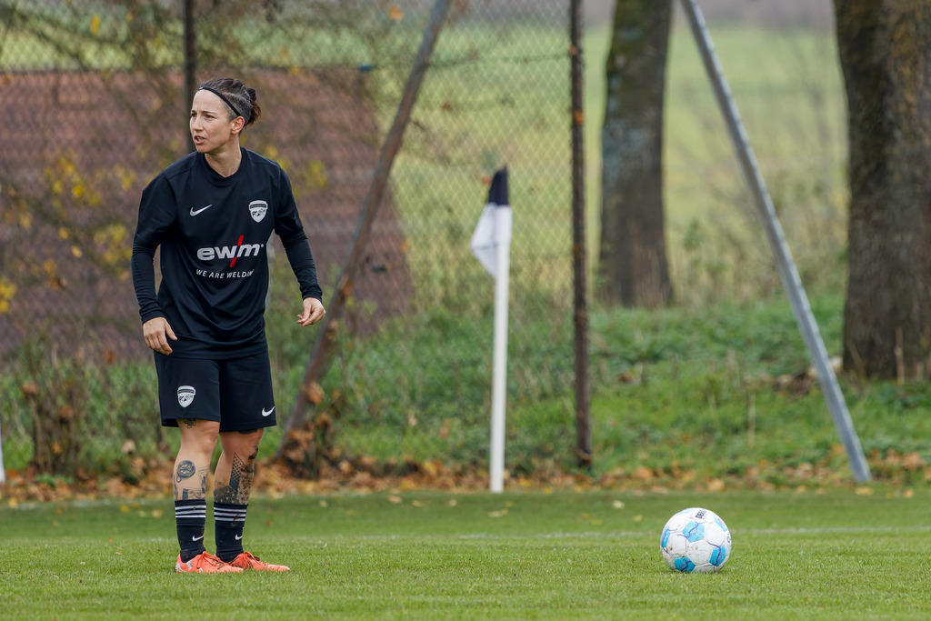 HOHFCH_251109_7209 | 1.FC Heidenheim 1846 II vs. GAST, Fußball, Frauen, Bezirksliga, 2025/2026, X. Spieltag, 03.10.2025 in Heidenheim, Kunstrasen b. Voith-Arena West(Foto: Michael Bulling) - Realisiert mit Pictrs.com