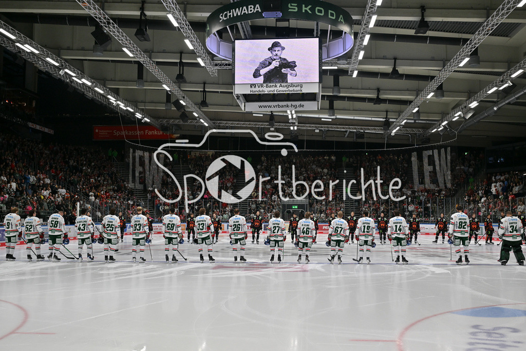 Augsburger Panther - Moser Medical Graz99ers | Dei Augsburger Panther gedenken dem verstorbenen  und langjährigem Teamfotografen Thorsten FRANZISI / Testspiel: Augsburger Panther - Moser Medical Graz99ers; Curt Frenzel Stadion am 31.08.2025