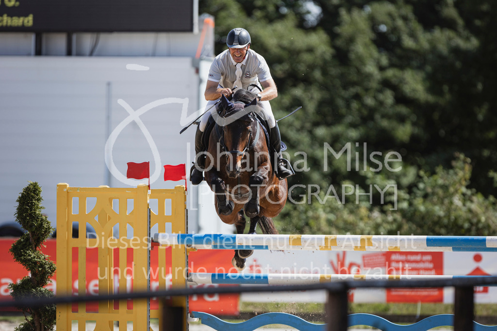 240628_LüPfSpTa_S1-Spr-102 | Deine schönsten Turniermomente als professionelle Fotos! Entdecke hochwertige Pferdesport-Fotografie im Online-Shop. Jetzt Fotos finden & bestellen!
