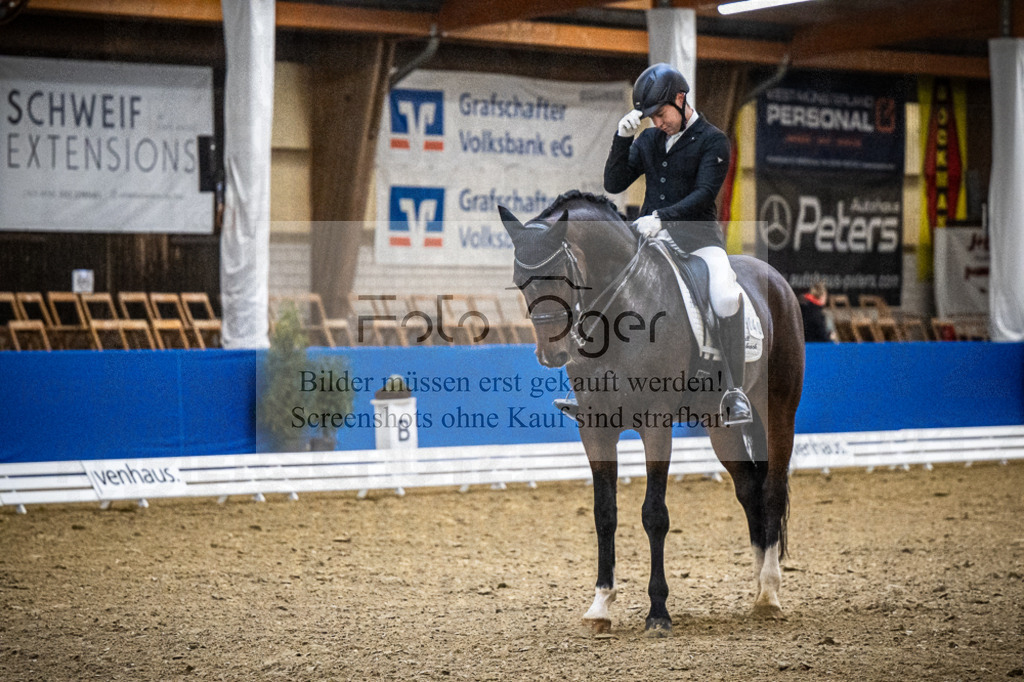 DOS_0971 | Entdecke hochwertige Reitturnierfotos von Foto Oger. Professionell, emotional und authentisch – jetzt Lieblingsmomente im Shop bestellen.Deutschlandweite Turnierfotografie. - Realisiert mit Pictrs.com