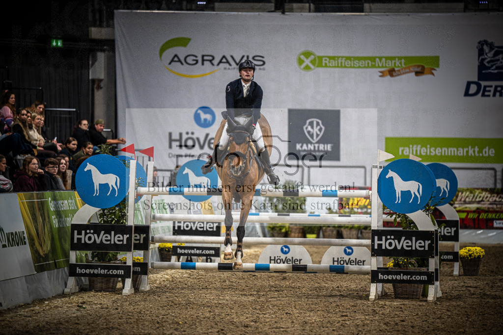 DOS_3405 | Entdecke hochwertige Reitturnierfotos von Foto Oger. Professionell, emotional und authentisch – jetzt Lieblingsmomente im Shop bestellen.Deutschlandweite Turnierfotografie. - Realisiert mit Pictrs.com