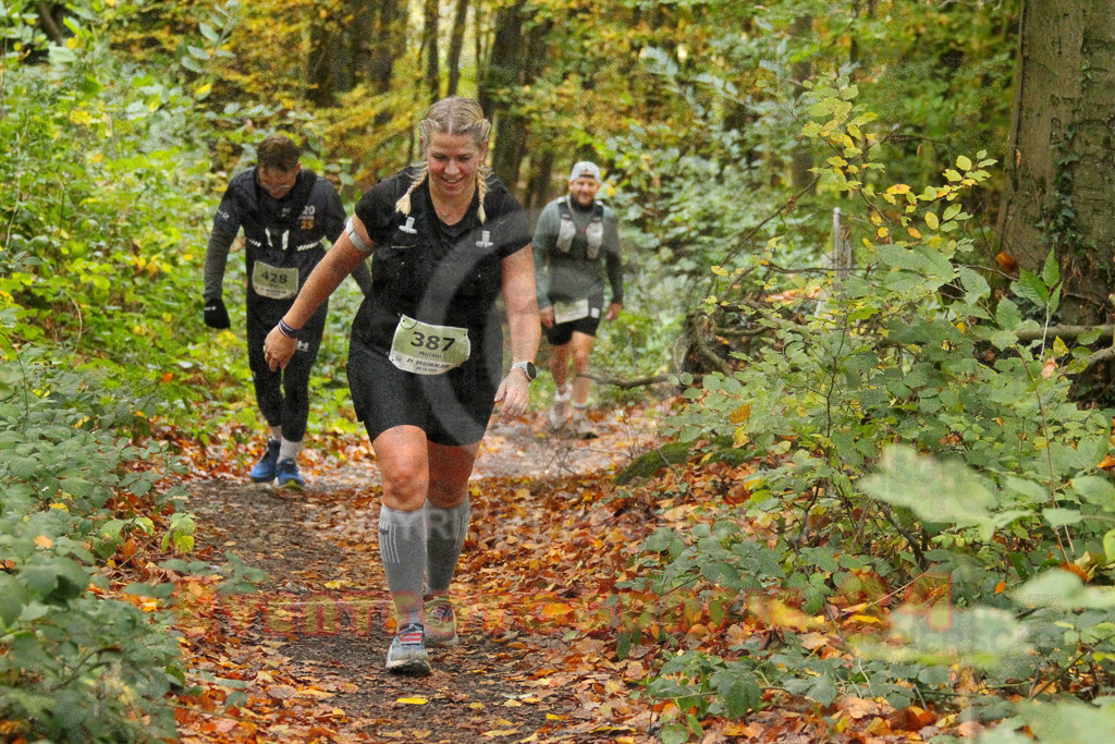 251026_1321_EV4_6834 | Sportfotografie im Rhein-Sieg Kreis, Köln, Bonn, NRW, Rheinland Pfalz, Hessen, etc. Unser Tätigkeitsfeld umfasst den Laufsport vom Volkslauf über den Marathon, Duathlon, Triathon bis zum Ultralauf wie Kölnpfad Ultra oder Schindertrail.