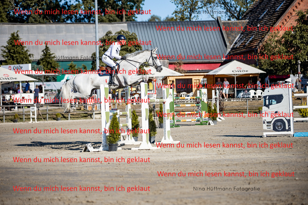 BK1A8186 | Turnierbilder Turnierfotos Nina Hüffmann Turnierfotografie Pferdefotografie Tierzeichnung Haustierzeichnung Pferdezeichnung Hundezeichnung Videograf  - Realisiert mit Pictrs.com