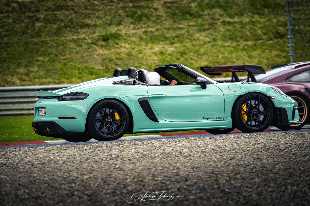 R6PZ1299 _Alexander Tschuncky | Entdecken Sie die faszinierende Welt von Alexander Tschuncky Arts: Kreative Fotografie, atemberaubende Automobilkunst und hochwertiger Bilderdruck. Lassen Sie sich inspirieren! - Realisiert mit Pictrs.com
