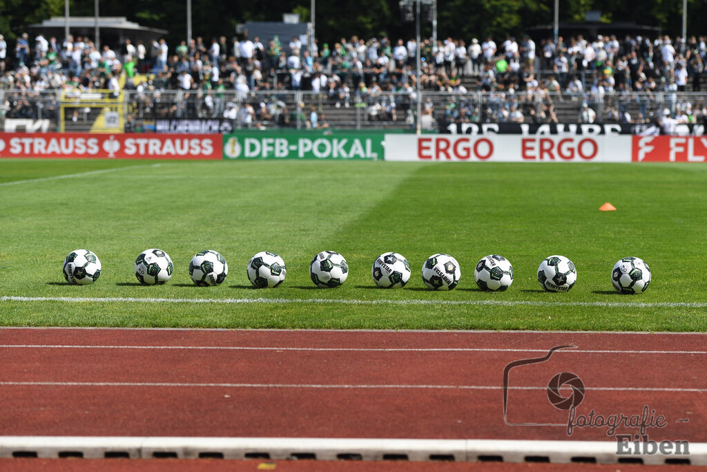 SV Atlas-Delmenhorst-Borussia Mönchengladbach | DFB-Pokal 1. Runde;SV Atlas Delmenhorst (gelb)-Borussia Mönchengladbach (schwarz) am 17.08.2025 in Oldenburg (Marschweg-Stadion), Photo: Philip Eiben 2025 - Realisiert mit Pictrs.com