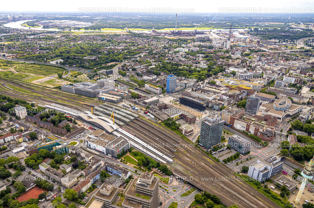 Duisburg240705114-Mitte | Luftbild, Hauptbahnhof Hbf Deutsche Bahn AG, Großbaustelle Hauptbahnhof Gleishalle und Vorplatz Ost, Stadtmitte City Ansicht, Neudorf-Nord, Duisburg, Ruhrgebiet, Nordrhein-Westfalen, Deutschland