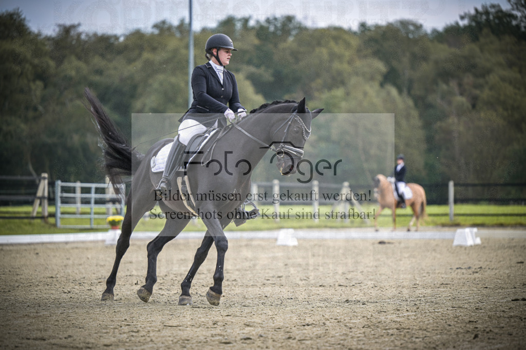 DOS_B504 | Entdecke hochwertige Reitturnierfotos von Foto Oger. Professionell, emotional und authentisch – jetzt Lieblingsmomente im Shop bestellen.Deutschlandweite Turnierfotografie. - Realisiert mit Pictrs.com