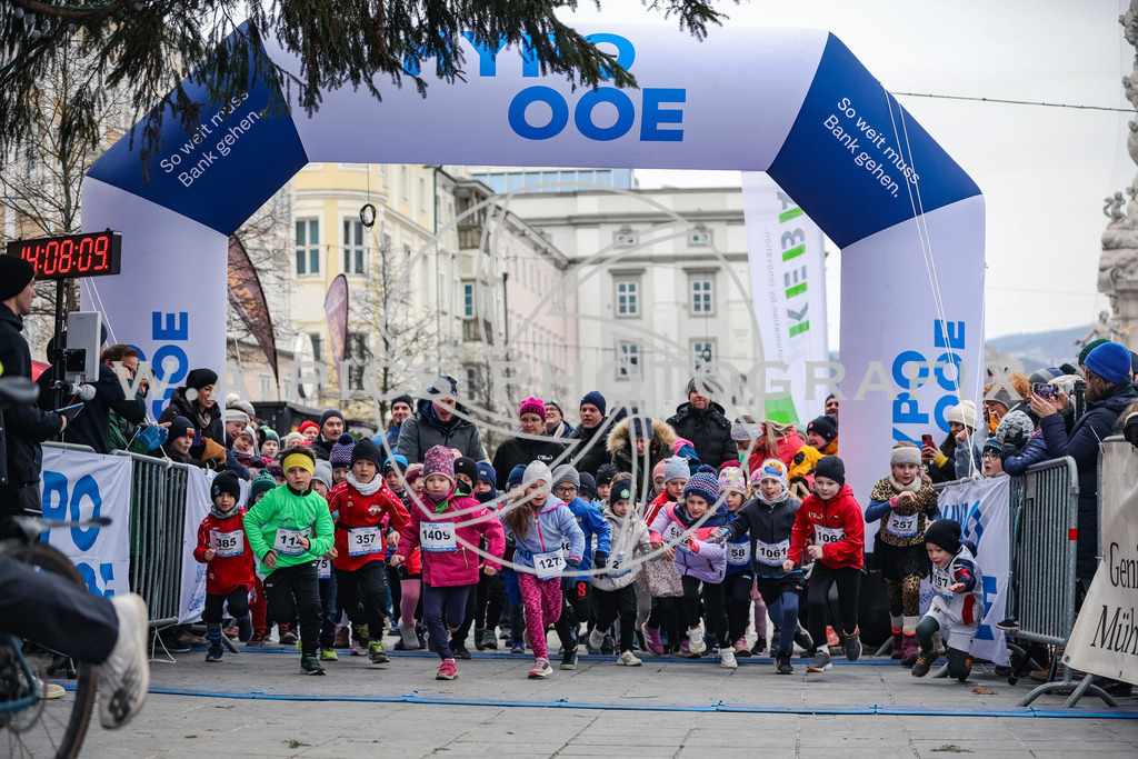 SILVESTERLAUF LINZ 25 | Linz, AUSTRIA, 31. Dezember 25, TRIRUN SILVESTERLAUF LINZ 25 , Image shows: 
Photo: WAPICS / BINDER Manuel