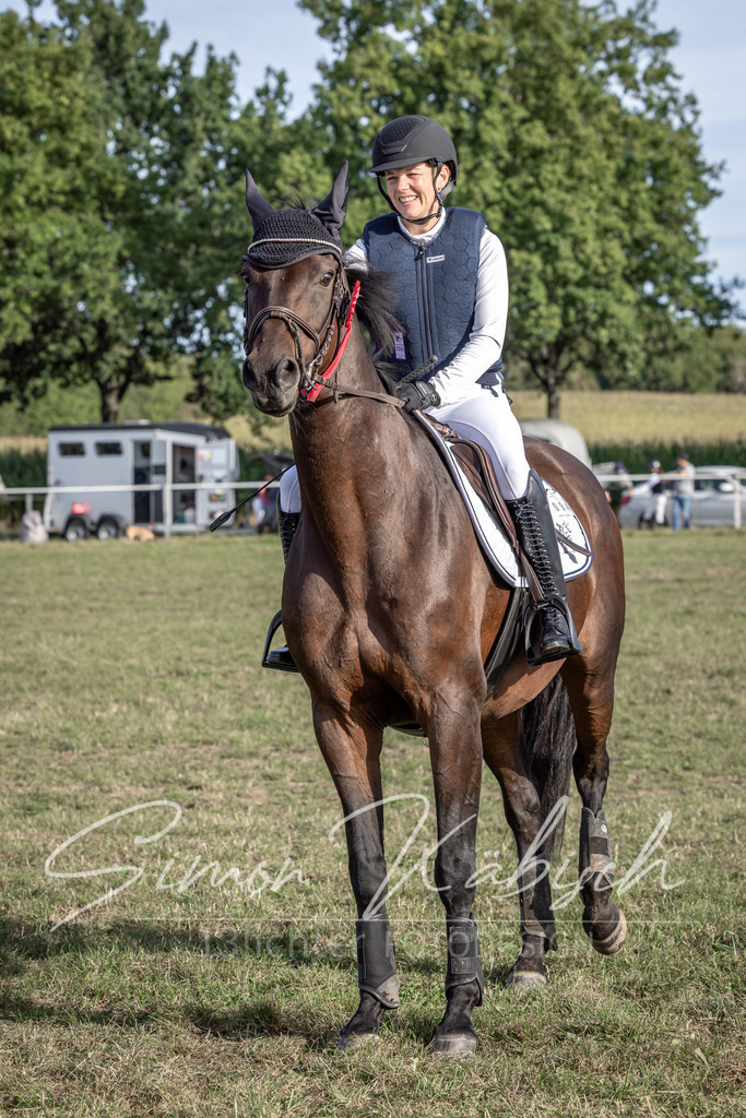 20250907-_3LI9001 | Tierfotografie Pferde, Hunde, Katzen, Haustiere.
Turnierfotografie Reitturniere, Reiten, Springreiten, Dressur in Hanau, dem Main-Kinzig-Kreis und dem Rhein-Main- Gebiet um Frankfurt