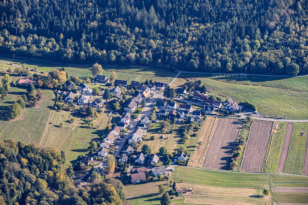 Luftbild: Ortsteil Althof im Ortsteil Bernbach in Bad Herrenalb im Bundesland Baden-Württemberg in Deutschland. – Foto: IMG_159464.jpg vom 27.09.2026 durch Werner Riehm/FLY-FOTO.de – Auflösung des Originals: 6000 x 4000 px