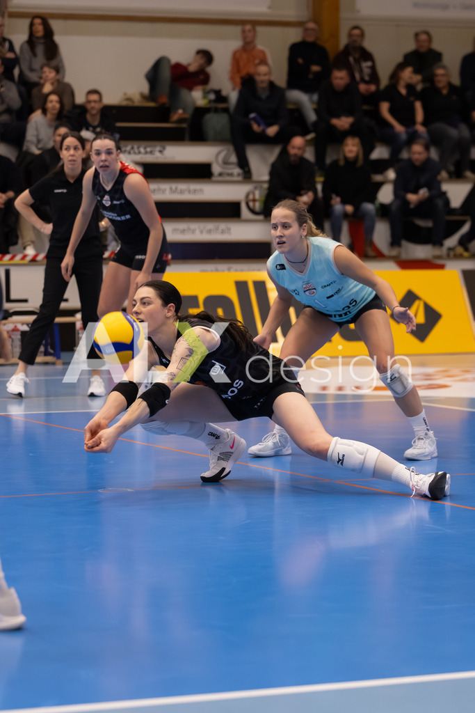 Volleyball I Frauen I Saison 2025-2026 I Volleyball NLA | Women I Round 16 I VC Kanti Schaffhausen - Viteos NUC I 31.01.2026 | 8 Attieh Gabrielle (CA) (Viteos NUC) – Außenangriff - Realisiert mit Pictrs.com