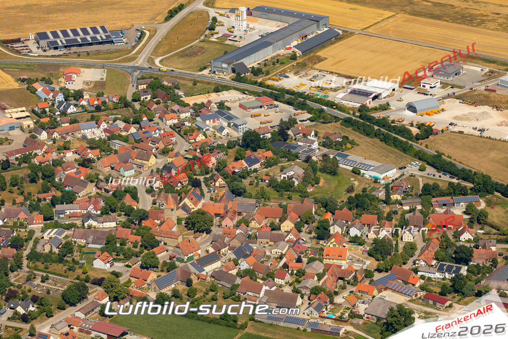 Aktuelles Luftbild von  Insingen - Die Luftaufnahme wurde 2022 mittels UL-Flugzeug erstellt ( keine Drohne ) - hochauflösende Kamera-Systeme von  Canon -Beste Qualität - Für grossformatige Ausdrucke geeignet. Die Geschenkidee !