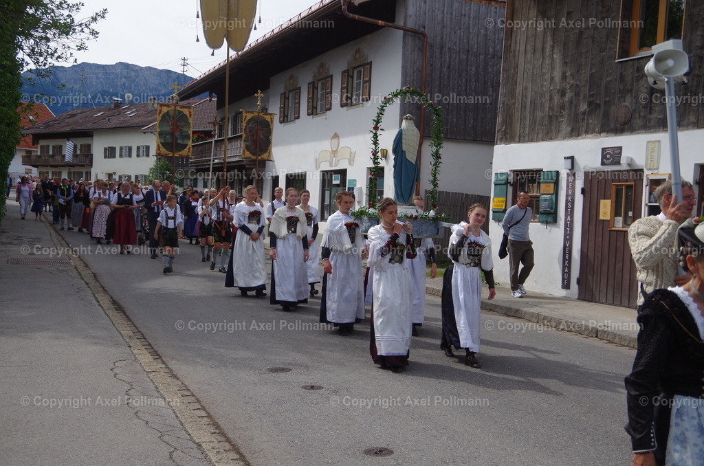 IMGP5301 | fotografiert von Axel PollmannLeonhardi Wallfahrt Benediktbeuern und Murnau, Fronleichnam, Fasching, Landschaft im Loisachtal und Benediktbeuern  - Realisiert mit Pictrs.com