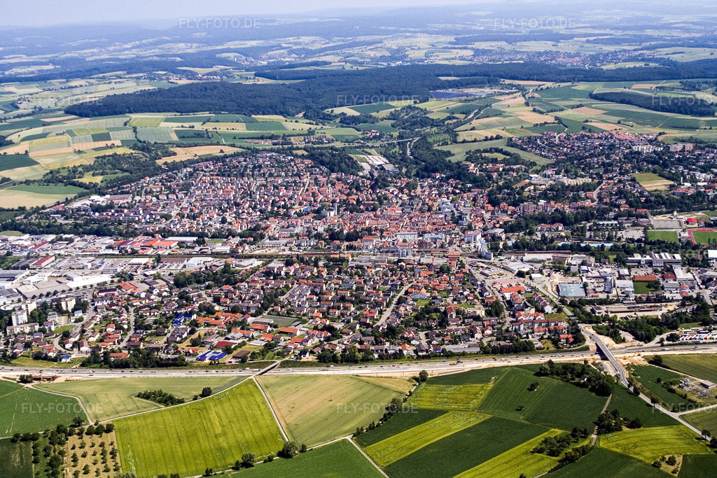 Luftbild: Stadtansicht aus Süden jenseits der A6 in Sinsheim im Bundesland Baden-Württemberg in Deutschland. Foto: IMG_3263.jpg vom 01.07.2006 durch Werner Riehm/FLY-FOTO.de