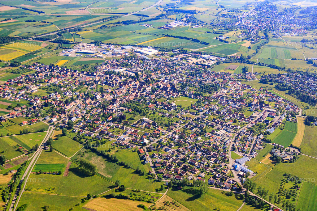 Luftbild: Orsansicht aus Südwesten in Vöhringen im Bundesland Baden-Württemberg in Deutschland. Foto: IMG_57439.jpg vom 08.06.2013 durch Werner Riehm/FLY-FOTO.de
