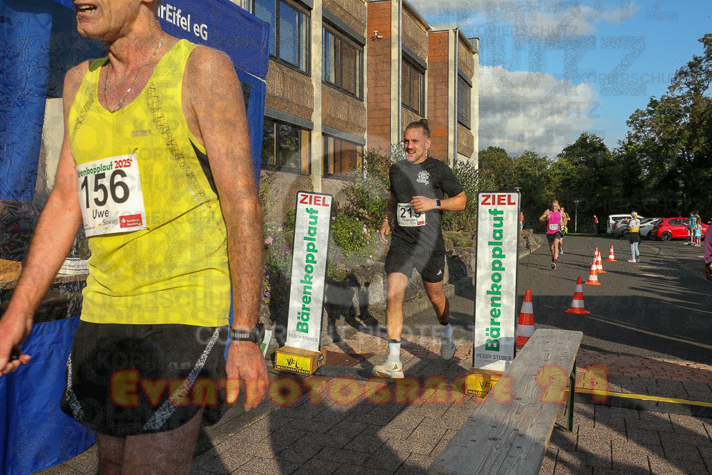 250801_1918_EX1_7586 | Sportfotografie im Rhein-Sieg Kreis, Köln, Bonn, NRW, Rheinland Pfalz, Hessen, etc. Unser Tätigkeitsfeld umfasst den Laufsport vom Volkslauf über den Marathon, Duathlon, Triathon bis zum Ultralauf wie Kölnpfad Ultra oder Schindertrail.