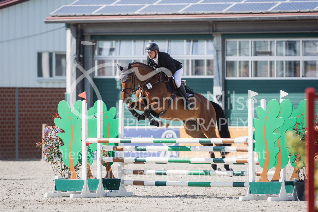 230516_Mühlen_04SprPf-L-489 | Deine schönsten Turniermomente als professionelle Fotos! Entdecke hochwertige Pferdesport-Fotografie im Online-Shop. Jetzt Fotos finden & bestellen!