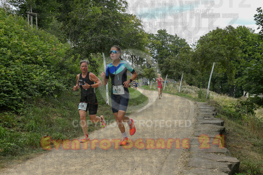 250824_1352_EX1_4037 | Sportfotografie im Rhein-Sieg Kreis, Köln, Bonn, NRW, Rheinland Pfalz, Hessen, etc. Unser Tätigkeitsfeld umfasst den Laufsport vom Volkslauf über den Marathon, Duathlon, Triathon bis zum Ultralauf wie Kölnpfad Ultra oder Schindertrail.