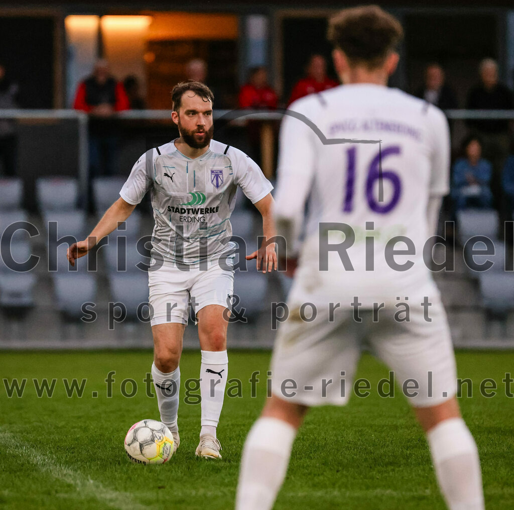 2023-08-01_021_FC_Finsing_gegen_SpVgg_Altenerding | Finsing, Deutschland, 01.08.2023:
Fußball, TOTO Pokal 2023 / 2024, 1. Spieltag, FC Finsing gegen SpVgg Altenerding, Endergebnis: 0:5

Michael Gartner (SpVgg Altenerding, #18)

Foto: Christian Riedel / fotografie-riedel.net