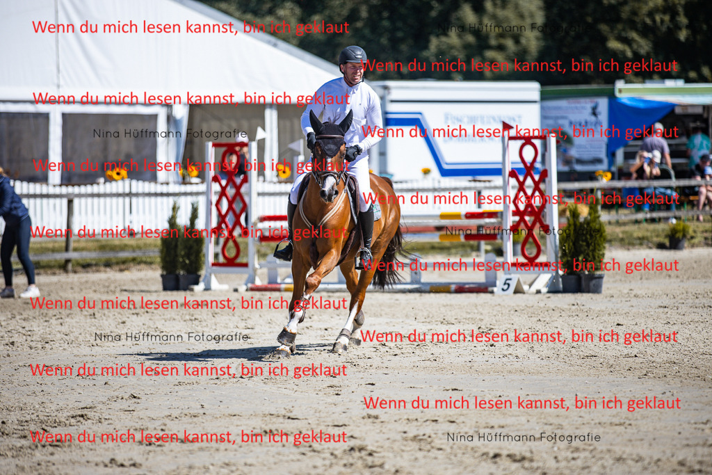 BK1A5403 | Turnierbilder Turnierfotos Nina Hüffmann Turnierfotografie Pferdefotografie Tierzeichnung Haustierzeichnung Pferdezeichnung Hundezeichnung Videograf  - Realisiert mit Pictrs.com
