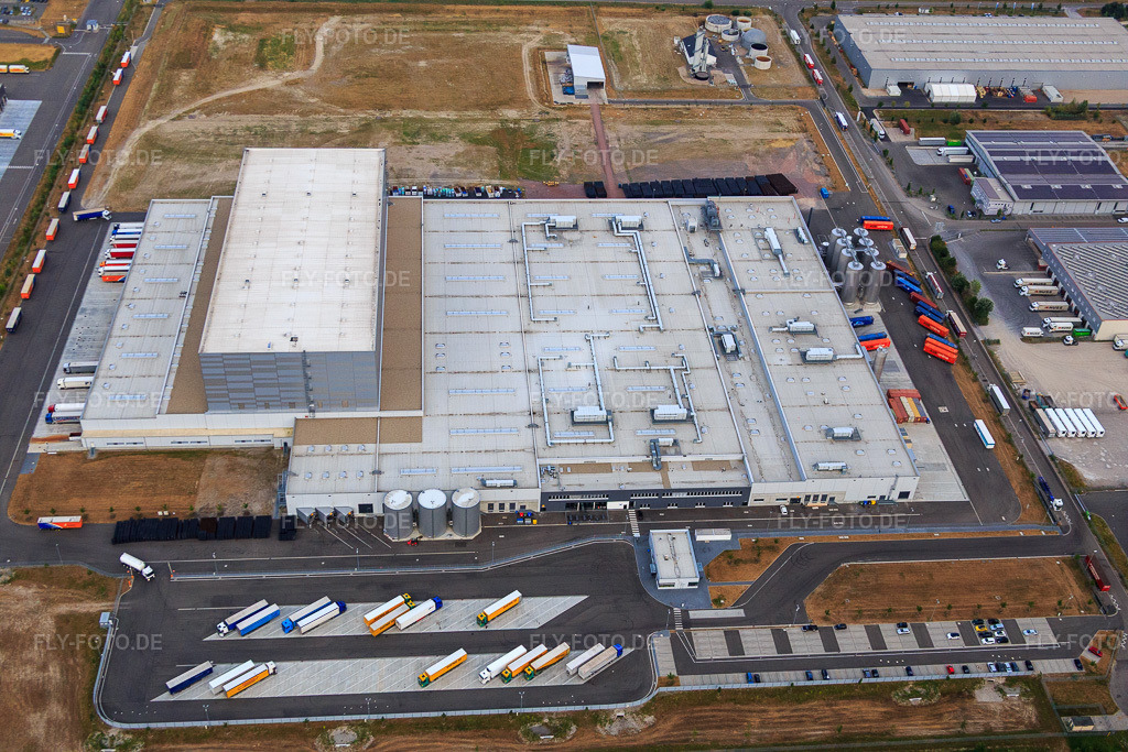 Luftbild: Pfälzer Erfrischungsgetränke GmbH in Wörth am Rhein im Bundesland Rheinland-Pfalz in Deutschland. Foto: IMG_083768.jpg vom 24.07.2015 durch Werner Riehm/FLY-FOTO.deMEG Gruppe - MEG Gruppe