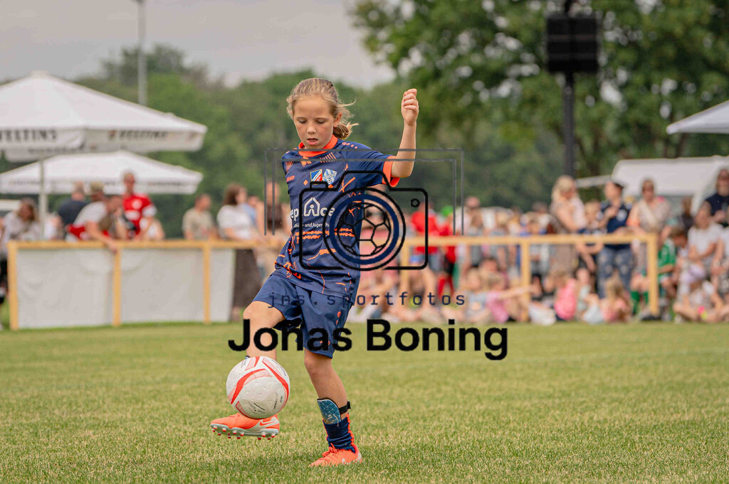 Fußball I E-Junioren I Saison 2025-2026 I OM-Cup Lüsche I Sonntag  I 23440 | jns.sportfotos - Realisiert mit Pictrs.com