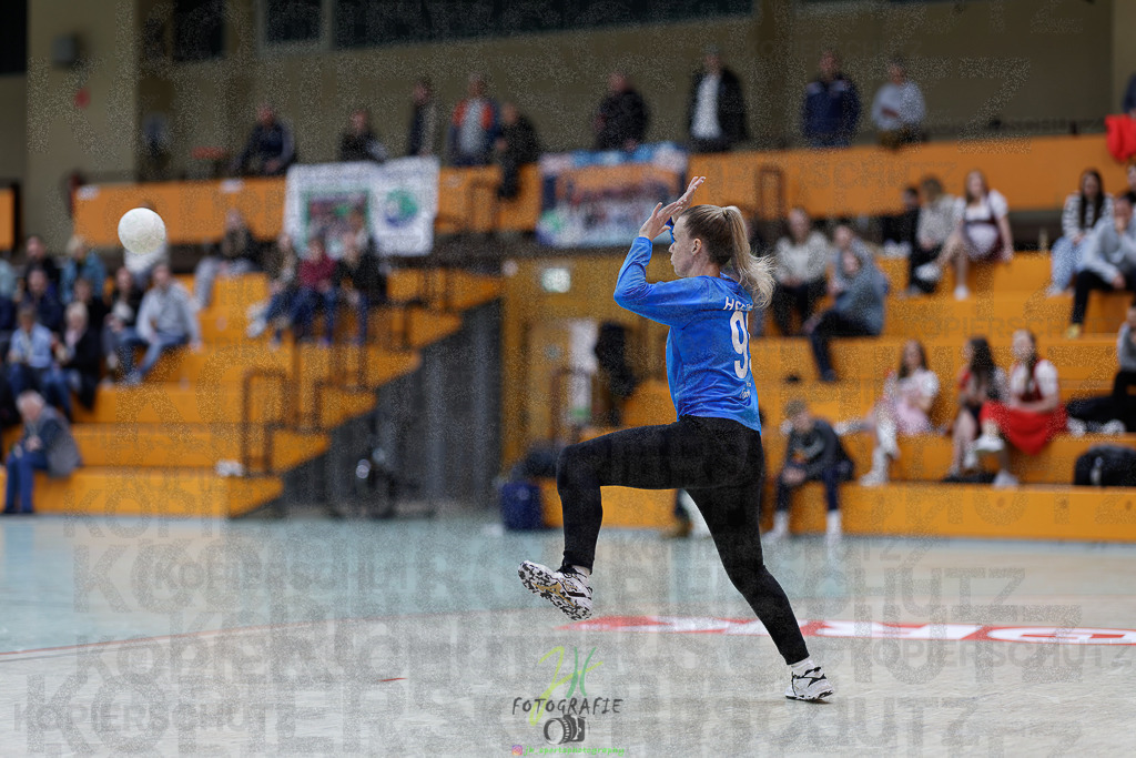 Frauen Oberliga Mitte (HHV); HSG Kleenheim/Langgöns II - HSG Eibelshausen/Ewersbach | Frauen Oberliga Mitte (HHV); HSG Kleenheim/Langgöns II - HSG Eibelshausen/Ewersbach am 01.11.2025 in Oberkleen (Weidig-Halle)Photo © 2025 - Jörg Heinrich - Realisiert mit Pictrs.com