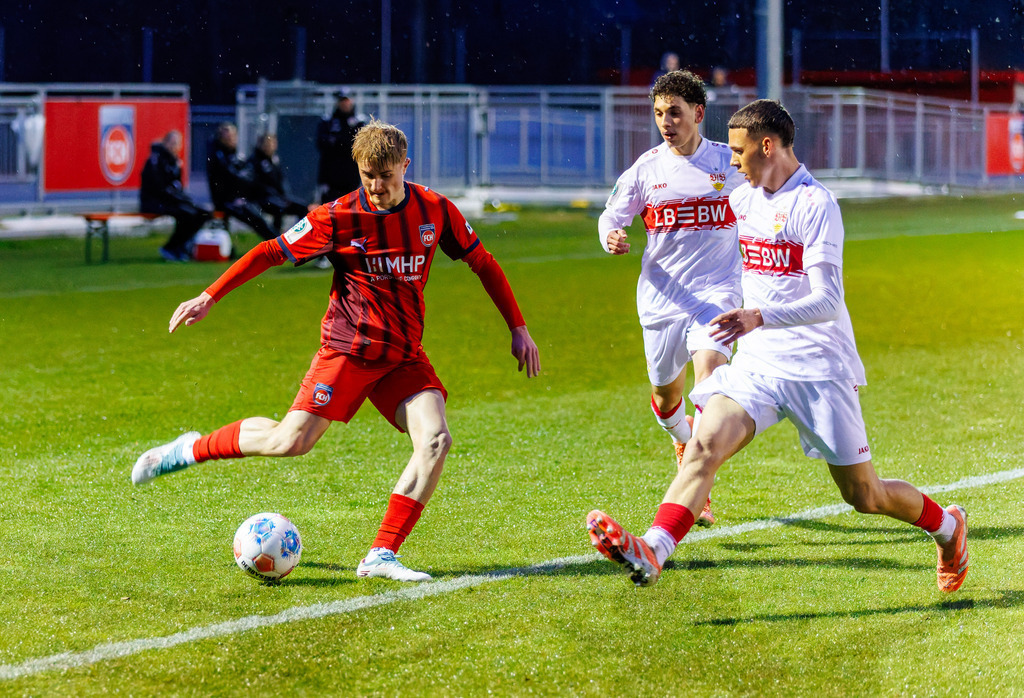 FCHVFB_260325_3-19 | 1.FC Heidenheim 1846 vs. VfB Stuttgart, Fußball, A-Junioren, Verbandspokal, 2025/2026, 25.03.2026 in Heidenheim, Rasenplatz, Walter-Birkhold-Jugendstadion(Foto: Michael Bulling) - Realisiert mit Pictrs.com
