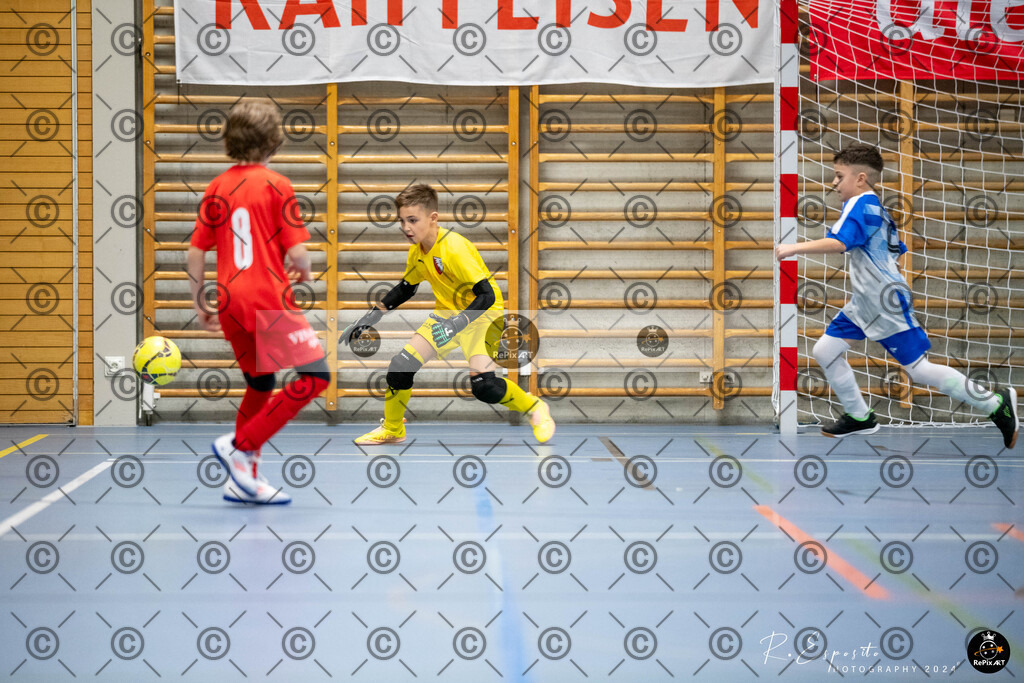 20241124_FCR-Hallenturnier-F1_2_015 | Sport und Naturfotografie von Roberto Esposito zeigt echte Momente Bewegung und die Schönheit der Natur. Ausdrucksstarke Bilder schaffen Emotionen.