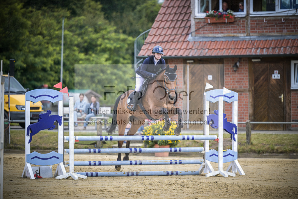 DOS_3285 | Entdecke hochwertige Reitturnierfotos von Foto Oger. Professionell, emotional und authentisch – jetzt Lieblingsmomente im Shop bestellen.Deutschlandweite Turnierfotografie. - Realisiert mit Pictrs.com