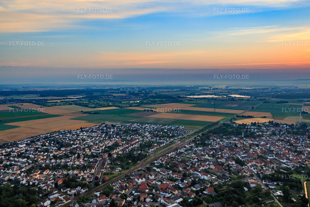Luftbild: Ortsansicht von Süden im Ortsteil Hofheim in Lampertheim im Bundesland Hessen in Deutschland. Foto: IMG_091159.jpg vom 07.07.2016 durch Werner Riehm/FLY-FOTO.de