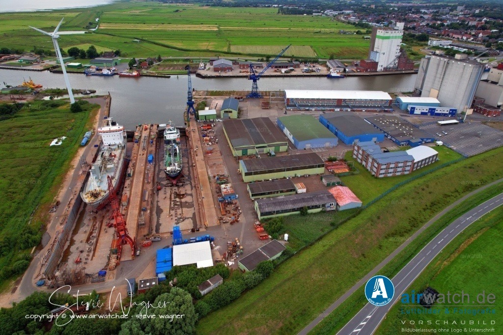 HDR - Husumer Dock und Reparatur GmbH & Co. KG | Entdecken Sie atemberaubende Luftbilder und Fotografien auf airwatch.de - Tauchen Sie ein in eine Welt voller faszinierender Aufnahmen aus der Vogelperspektive.