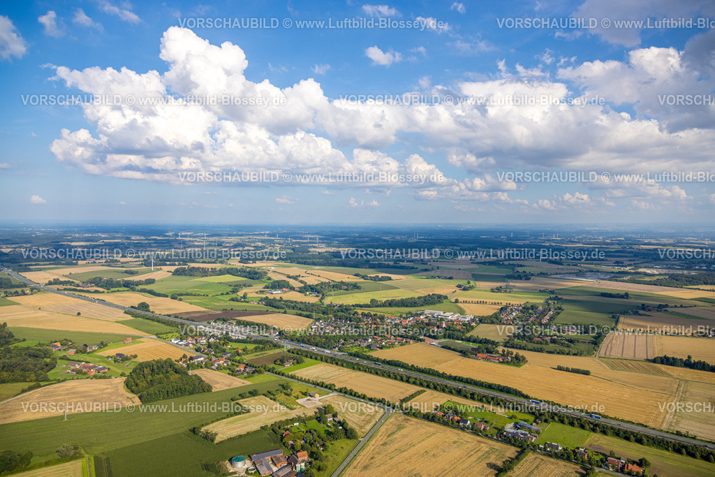Beckum230805876Vellern | Luftbild, Ortsansicht Vellern, Autobahn A2 mit Raststätte Vellern, Wiesen und Felder mit Fernsicht und Windräder, Vellern, Beckum, Münsterland, Nordrhein-Westfalen, Deutschland