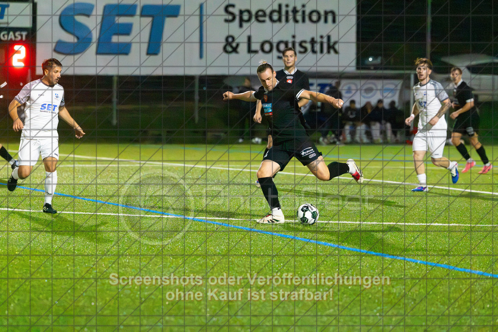 20261008_200348_0222_(c)_by_PhotoPeet | #,TSV Eschenbach (weiß) vs. SV Ebersbach (schwarz), Fußball, Bezirkspokal der Herren, Saison 2026/2027, Kunstrasenplatz, Schlater Straße, 73107 Eschenbach, 08.10.2026 - 19:30 Uhr,Foto: PhotoPeet / Sport- &amp; Eventfotografie / Peter Harich