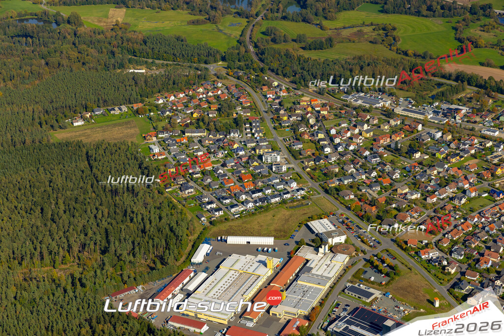 Das Luftbild zeigt : Oberwildenau Luhe-Wildenau - Die Luftaufnahme wurde 2024 vom UL-Flugzeug aus erstellt ( keine Drohne ) - Hochauflösende Luftaufnahme - Für grossformatige Ausdrucke geeignet. Die Geschenkidee !Mit Lizenz und Bildrechte bestellbar