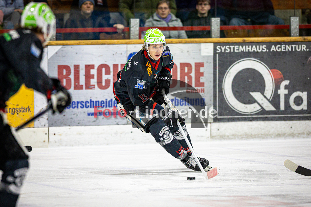 Peißenberg MINERS gegen EV Dingolfing ISAR RATS | Eishockey Bayernliga 2025/26 Vorrunde 28. Spieltag, Peißenberg MINERS gegen EV Dingolfing ISAR RATS, 20260118,Ryan MURPHY (MINERS 15) in Aktion,2026-01-18 in Peißenberg (flatbuy Arena Peißenberg), Ryan MURPHY (MINERS 15)Copyright: WolfgangxLindner www.foto-lindner.de