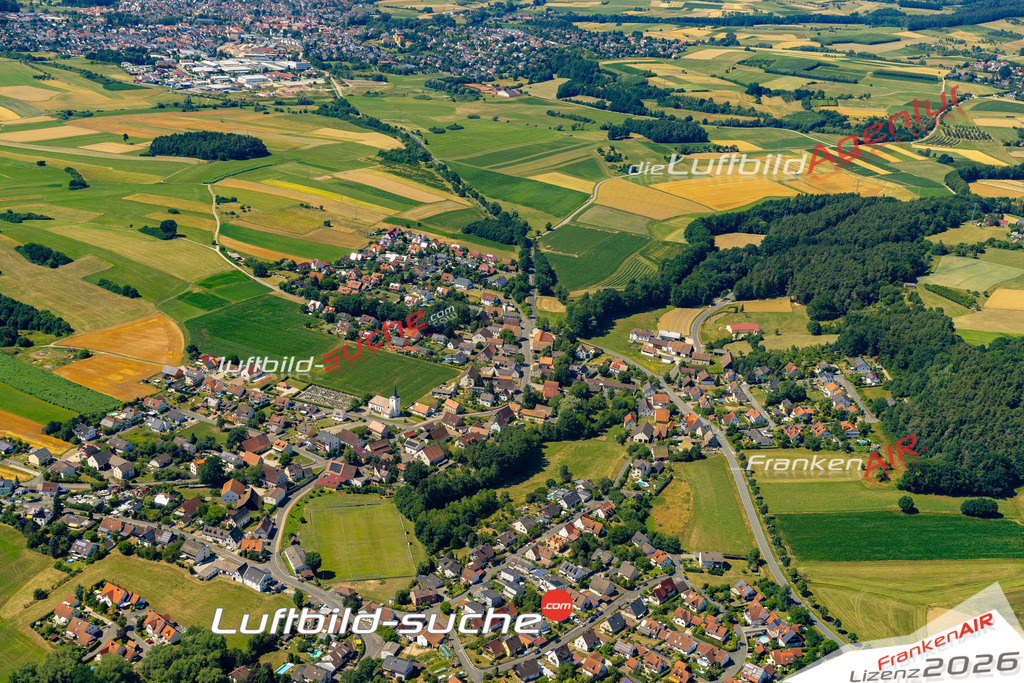 Das Luftbild der Stadt Kleinsendelbach wurde 2022 vom Flugzeug heraus erstellt (keine Drohnen-Aufnahmen) Aufnahmehöhe ca.450 Meter- hohe Bildauflösung und Druck-Qualität. Garantiert!