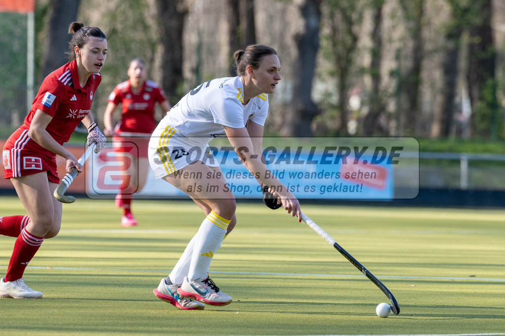 SFE_20260322_0081 | Köln, Deutschland, 22.03.26: Feldhockey 1. Bundesliga Damen zwischen Rot-Weiss Köln - Harvestehuder HTC im REWE Sportpark am 22.03.2026 in Köln, Deutschland. (Foto von Stephan Fehrmann)Köln, Germany, 22.03.26: Feldhockey 1. Bundesliga Damen between Rot-Weiss Köln - Harvestehuder HTC in REWE Sportpark at 22.03.2026 in Köln, Deutschland. (Foto from Stephan Fehrmann)