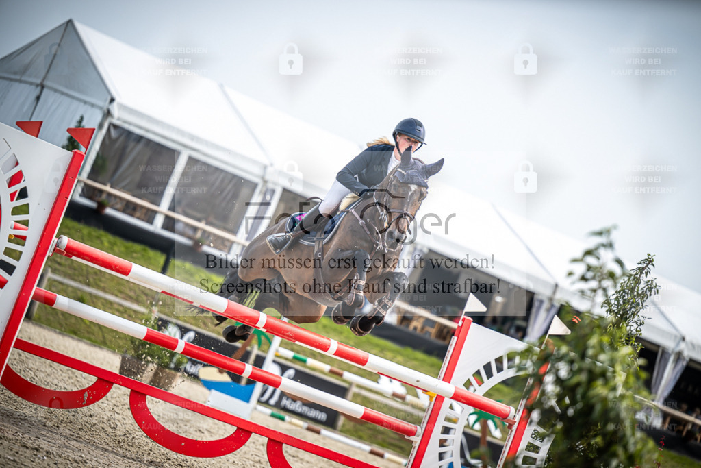 DOS_9896 | Entdecke hochwertige Reitturnierfotos von Foto Oger. Professionell, emotional und authentisch – jetzt Lieblingsmomente im Shop bestellen. - Realisiert mit Pictrs.com