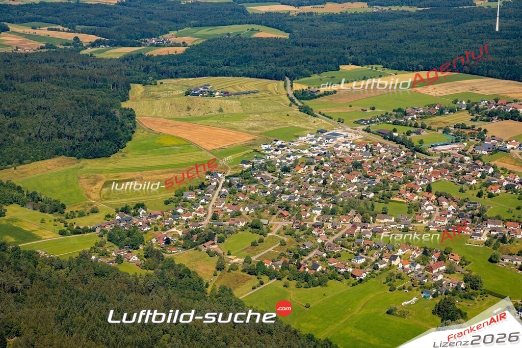Das Luftbild zeigt :  Rosenberg - Die Luftaufnahme wurde 2024 vom UL-Flugzeug aus erstellt ( keine Drohne ) - Hochauflösende Luftaufnahme - Für grossformatige Ausdrucke geeignet. Die Geschenkidee !Mit Lizenz und Bildrechte bestellbar
