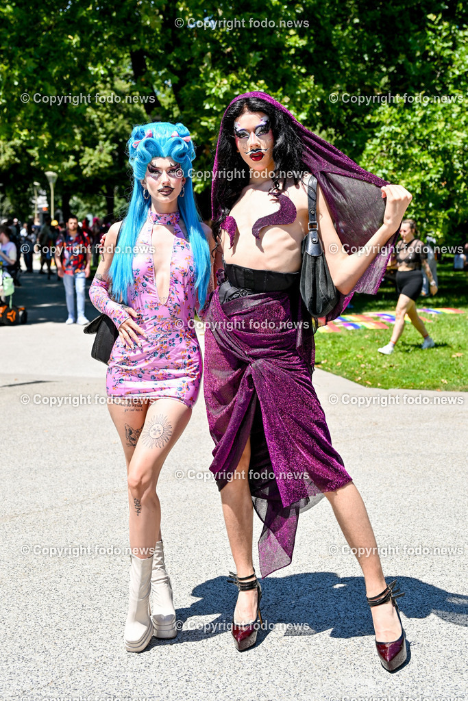 Linzpride 2024_ 06.07.2024-40 | 06.07.2024, Linz, AUT, Linzpride 2024, im Bild Teilnehmer an der Linz Pride 2024