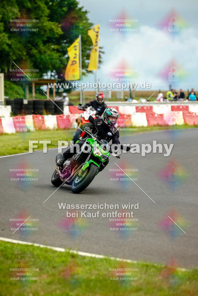 VBK-4372 | Hier findet Ihr Bilder von Touristenfahrten auf der Nürburgring Nordschleife oder von anderen Veranstaltungen die ich besucht habe. Viel Spass beim Durch Schauen 